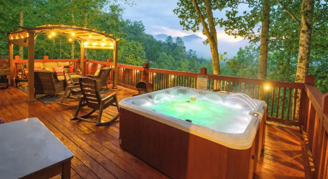 Hot Tub, Mtn Views & Fire Pit: Almond Family Cabin, Reserva ahora Casa o chalet Almond Estados Unidos