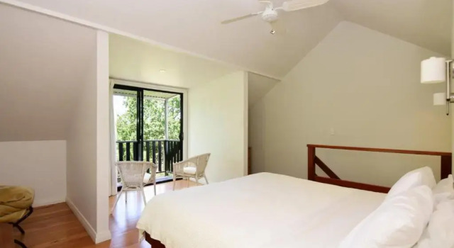 Cloudsong Chalet 4 - Close to the village centre!