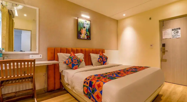 Номер Deluxe FabHotel Geetraj Palace