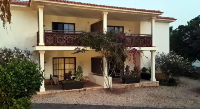 Tortuga Beach Lovely 2 bed Apartment and Gardens, Забронировать Апартаменты/квартира Апартаменты Санта-Мария, рядом с Дом культуры Фунана, Апартаменты/квартира