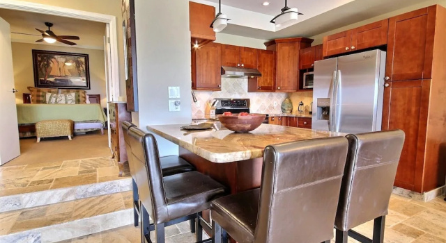 Вилла с 3 комнатами с балконом и с видом на поле для гольфа Kapalua Golf Villas Ocean View 2 BR Sleeps 6 Villas Perfect for Golfers Complimentary Car with 6 Nights KGV-21P2 by KBM