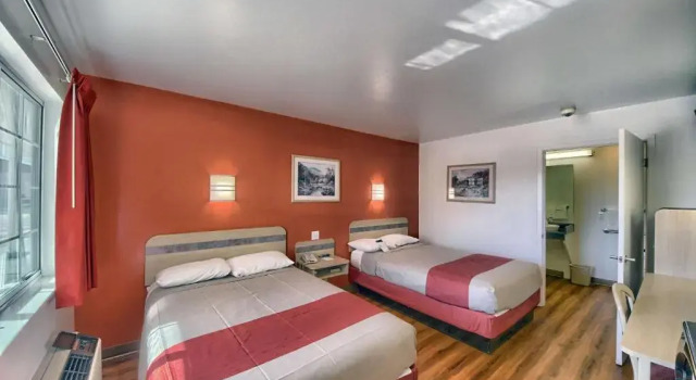 Четырёхместный номер Standard Motel 6-Kerrville, TX