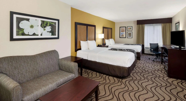 Четырёхместный номер Deluxe La Quinta by Wyndham LaGrange / I-85
