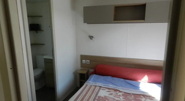 Bungalow With 3 Bedrooms in Les Mathes, With Pool Access and Furnished