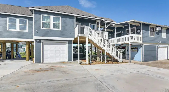 Walk to Sea Isle Beach: Updated Group Getaway!