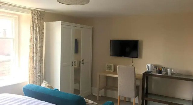 Kings B&B, Book Bed and Breakfast Hoteller i South Molton med parkering, Parkering