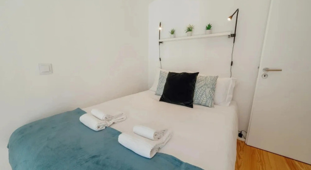 Коттедж Courtyard Oporto Design Apartments by Vacationy