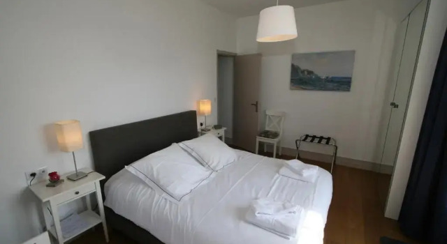 The Old Fenwick House, Book Apartment  
