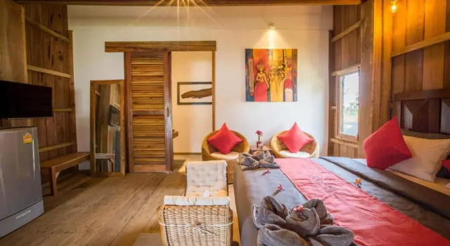Коттедж с видом на реку Kampot River Residence