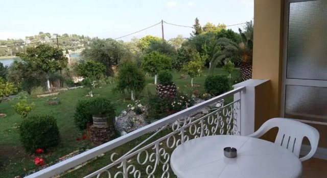 Студия Athineos Apartments