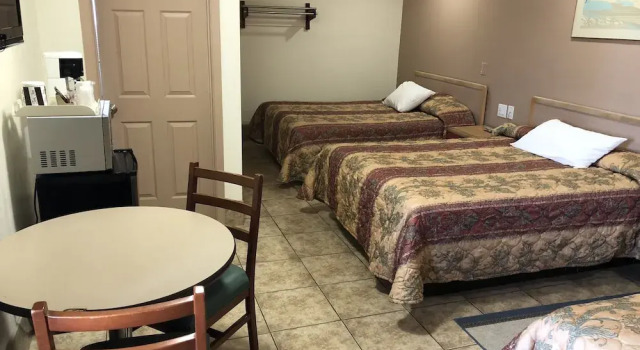 Шестиместный номер Standard Topper Motel