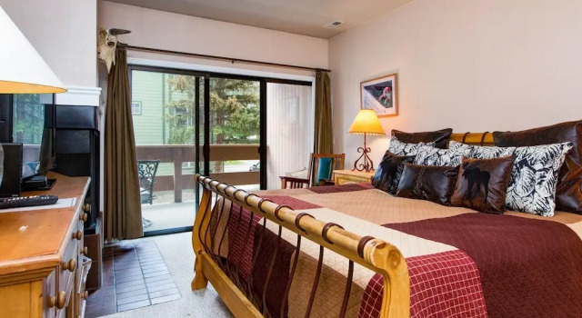3BR 2BA Cozy Park City Condo by RedAwning