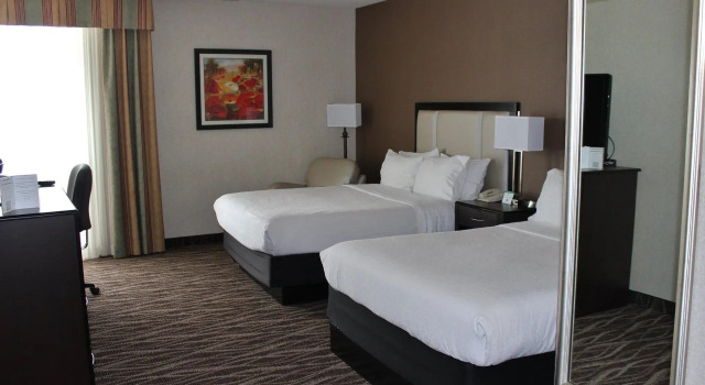Четырёхместный номер Standard Holiday Inn Des Moines-Airport Conf Center by IHG