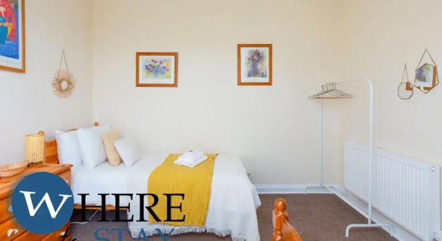 Bright 2bed Apartment in Galashiels City Centre, Забронировать Апартаменты/квартира Отели Шотландских границ с парковкой, Парковка