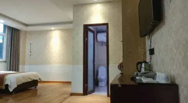 Luhuo Longyang Hotel
