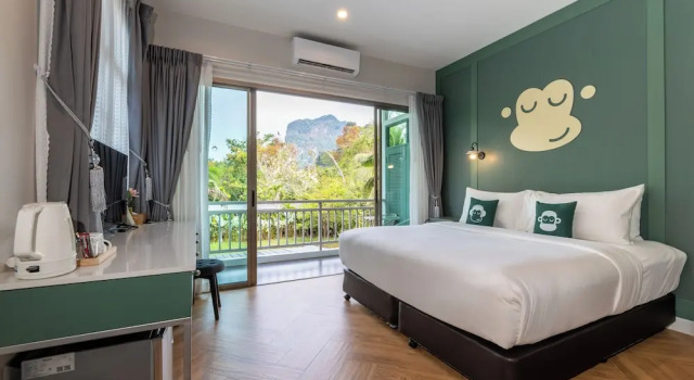 Двухместный номер Deluxe с балконом и с красивым видом из окна Blu Monkey Pooltara Krabi Hotel & Villas Pet Friendly