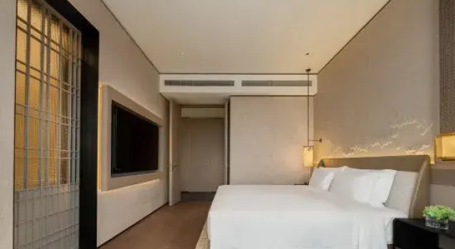 Люкс Premier Lung Chuen International Hotel