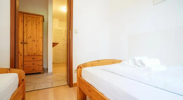 Seepark Wohnung 2 10, Забронировать Отель Шарбойц Holstein Switzerland, рядом с Пляж Hundestrand