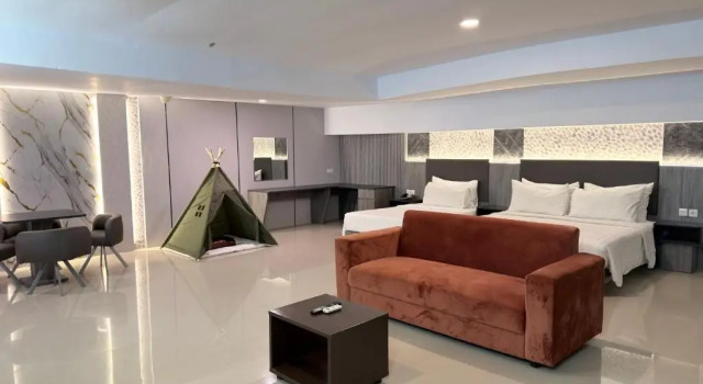 Люкс Swiss-Belhotel Waterfront Makassar