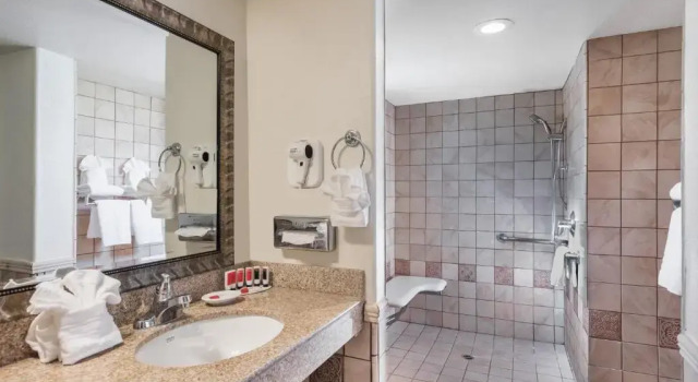 Номер Standard Days Inn & Suites by Wyndham Lodi