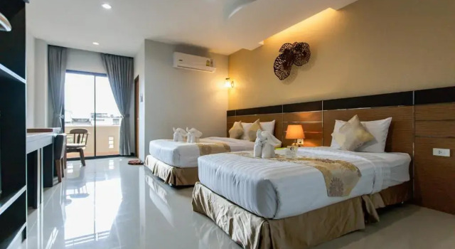 Трёхместный номер Deluxe The Centris Hotel Phatthalung