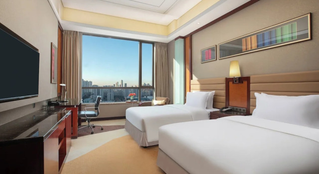 Двухместный номер Premium Crowne Plaza Tianjin Binhai Center by IHG