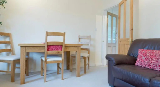 Апартаменты Poplar House Serviced Apartments