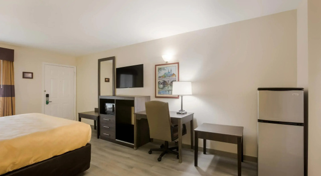 Люкс Quality Inn & Suites Greensboro near Lake Oconee
