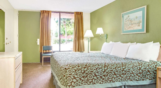 Двухместный номер Standard Days Inn by Wyndham Bradenton - Near the Gulf