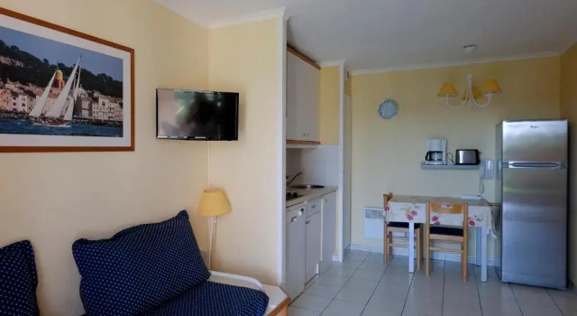 Cap Esterel Garden Flat, Забронировать Апартаменты/квартира Отели Сен-Рафаэль с бассейном, Бассейн