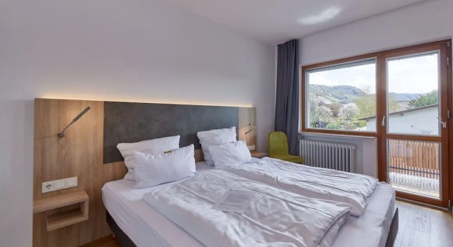 Номер Economy Moselhotel Weinhaus Simon `Sauna`Winzerstube`ELadesäule