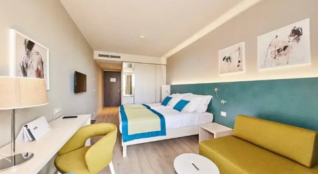 Двухместный номер Superior с балконом и с видом на парк Hotel Sipar Plava Laguna