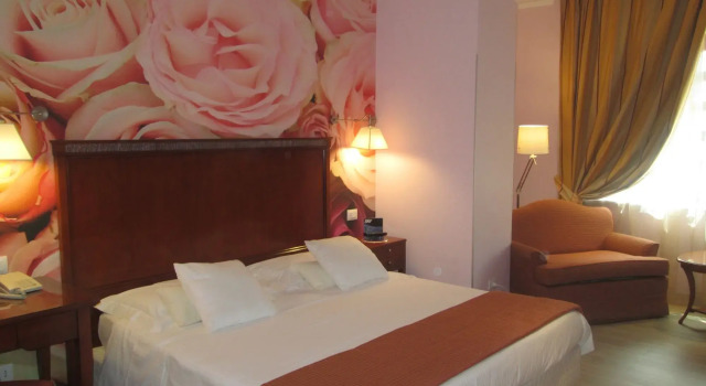 Andris Hotel