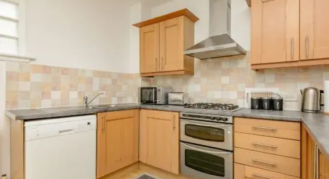 Unique 1 Bed house with Private Parking, Забронировать Отель Эдинбург Midlothian, рядом с Trinity House