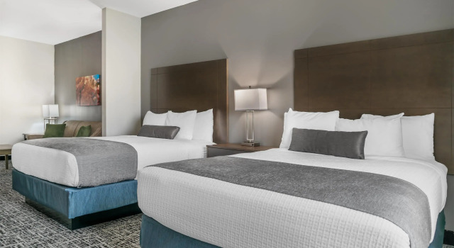 Четырёхместный люкс Best Western Plus Wayland Hotel
