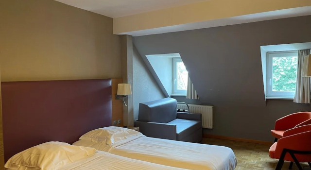 Трёхместный номер Standard Logis Hôtel Restaurant Au Cerf dOr