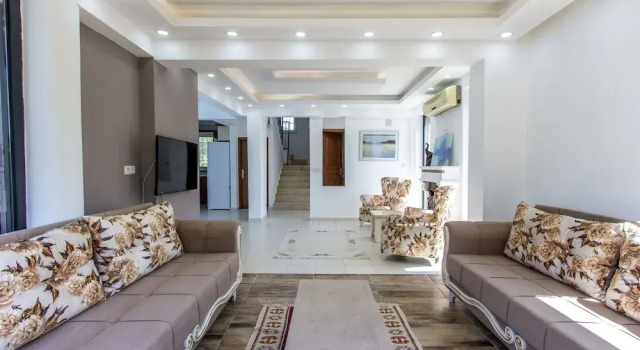 Villa Serra by Villamnet