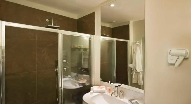 Четырёхместный номер Standard с видом на море Hotel Roma