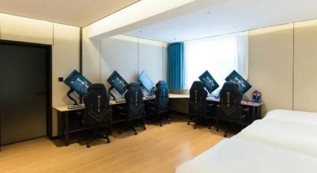 Кровать в общем номере M Esports Hotel (Taiyuan Liuxiang Zhonglou Street Branch)