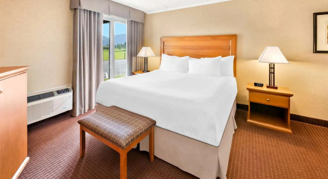 Люкс Best Western Plus NorWester Hotel & Conference Centre