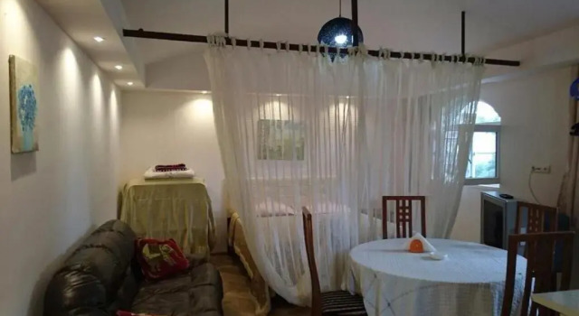 Peacock, Book Hotel Batumi 
