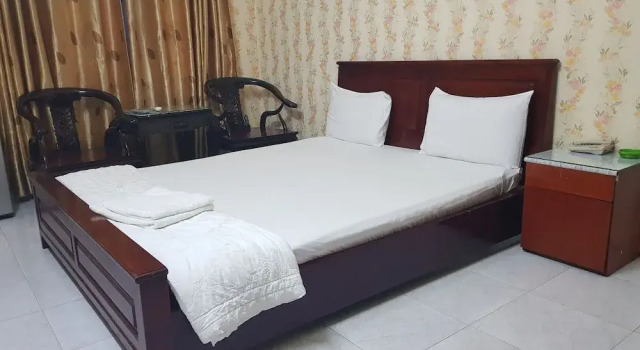 Oyo 682 Long Son Hotel