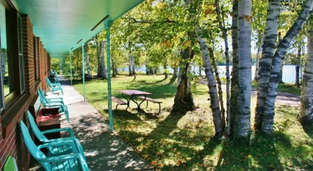 Номер Deluxe Historic Birch Lodge and Motel