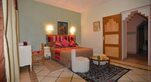 Полулюкс с балконом и с видом на сад Hôtel Le Tinsouline
