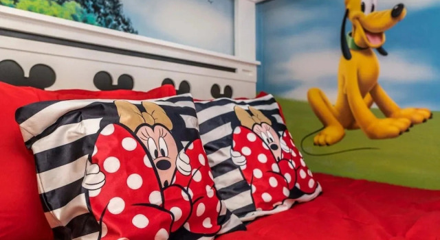Disney Decorated Home 8min to Disneyworld Pool/spa Sleeps 22 104, Book Feriehus Villaer i Florida, Villa