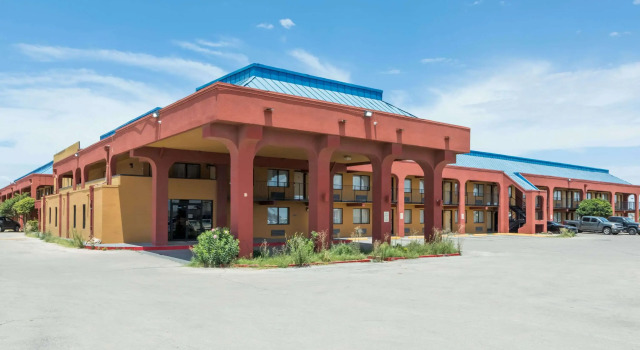 Days Inn by Wyndham Midland