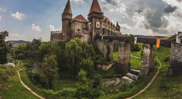 Red Studio 1, Rezervovat Hotel Hotely v Hunedoara s parkováním, Parkování