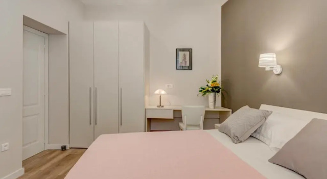 Апартаменты Deluxe Royal Theatre Studio and Room