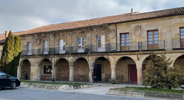 Hotel Marqués de Aguilar, Забронировать Отель Агилар-де-Кампоо Паленсия