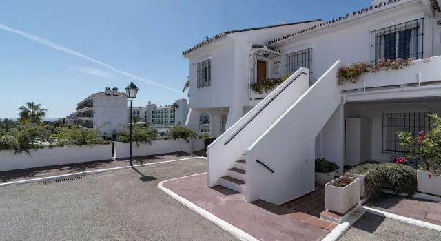 AGC26 - Lovely apart walking distance to Port, Забронировать Отель Отели Марбелья 3 звезды, рядом с Playas del Duque, 3*